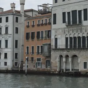Leon Bianco On The Grand Canal *** Venecia